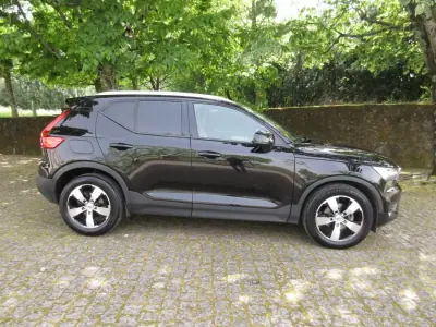 Volvo XC 40 2019 - 29490 EUR, 70000 km - AUTO.MOTO.pt - 70000km - foto 21 de 60
