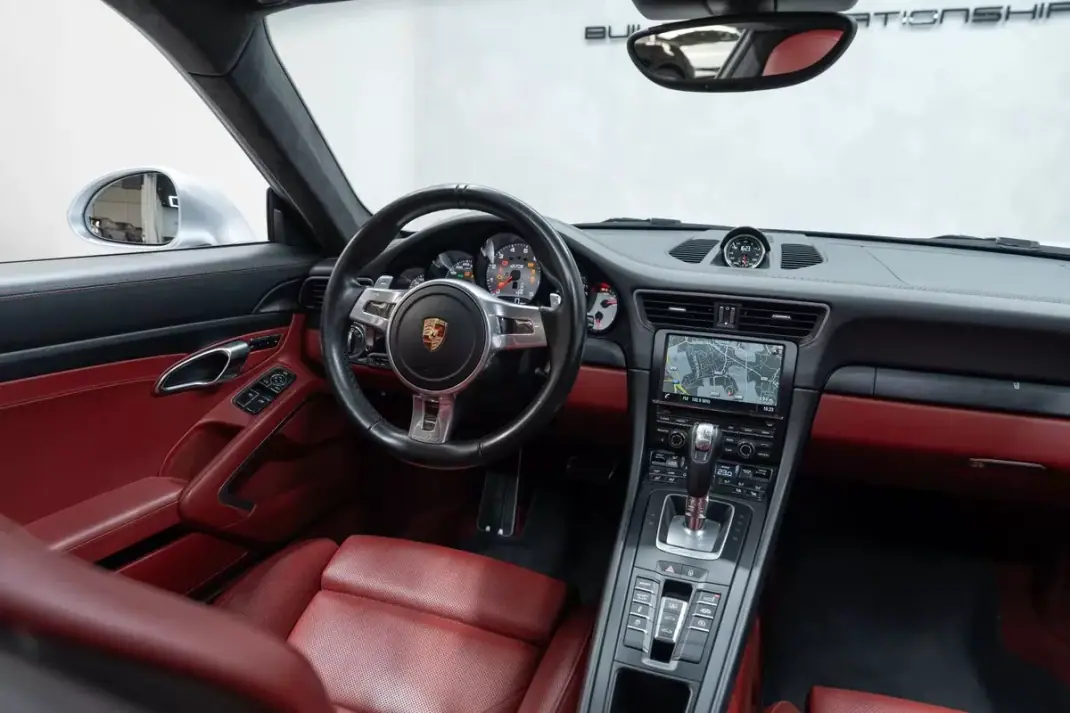 Porsche 911 2015 - 139950 EUR, 69000 km - 69000km - foto 19 de 45