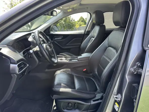 Jaguar F-Pace 2018 - 22500 EUR, 146000 km - AUTO.MOTO.pt - 146000km - foto 34 de 69