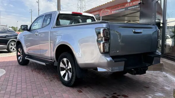 Isuzu D-Max 2021 - 31990 EUR, 140000 km - AUTO.MOTO.pt - 140000km - foto 11 de 33