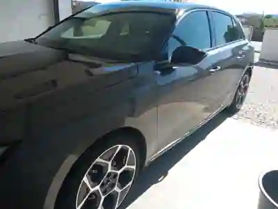 Opel Astra 2024 - 21000 EUR, 15000 km - AUTO.MOTO.pt - 15000km - foto 7 de 9