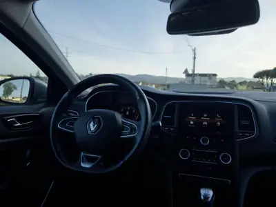 Renault Mégane Sport Tourer 2016 - 13990 EUR, 163000 km - AUTO.MOTO.pt - 163000km - foto 24 de 47