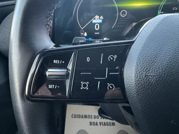 Renault Mégane E-Tech 2022 - 22500 EUR, 96000 km - AUTO.MOTO.pt - 96000km - foto 34 de 44