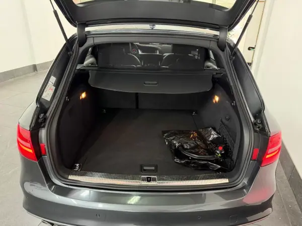Audi A4 Avant 2015 - 17990 EUR, 191000 km - AUTO.MOTO.pt - 191000km - foto 10 de 26