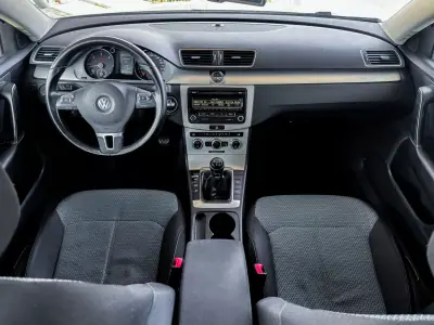 Volkswagen Passat Variant 2013 - 8500 EUR, 239977 km - AUTO.MOTO.pt - 239977km - foto 21 de 25