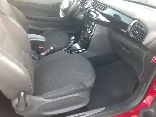Citroën DS3 2010 - 8900 EUR, 175200 km - AUTO.MOTO.pt - 175200km - foto 23 de 47