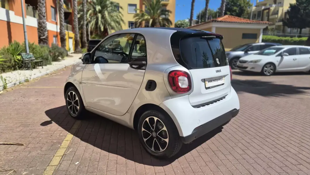 Smart ForTwo 2015 - 11480 EUR, 54000 km - 54000km - foto 9 de 16