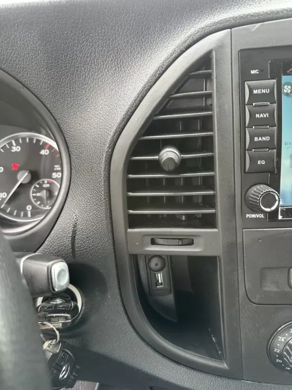 Mercedes-Benz Vito Tourer 2016 - 26900 EUR, 220000 km - AUTO.MOTO.pt - 220000km - foto 44 de 55