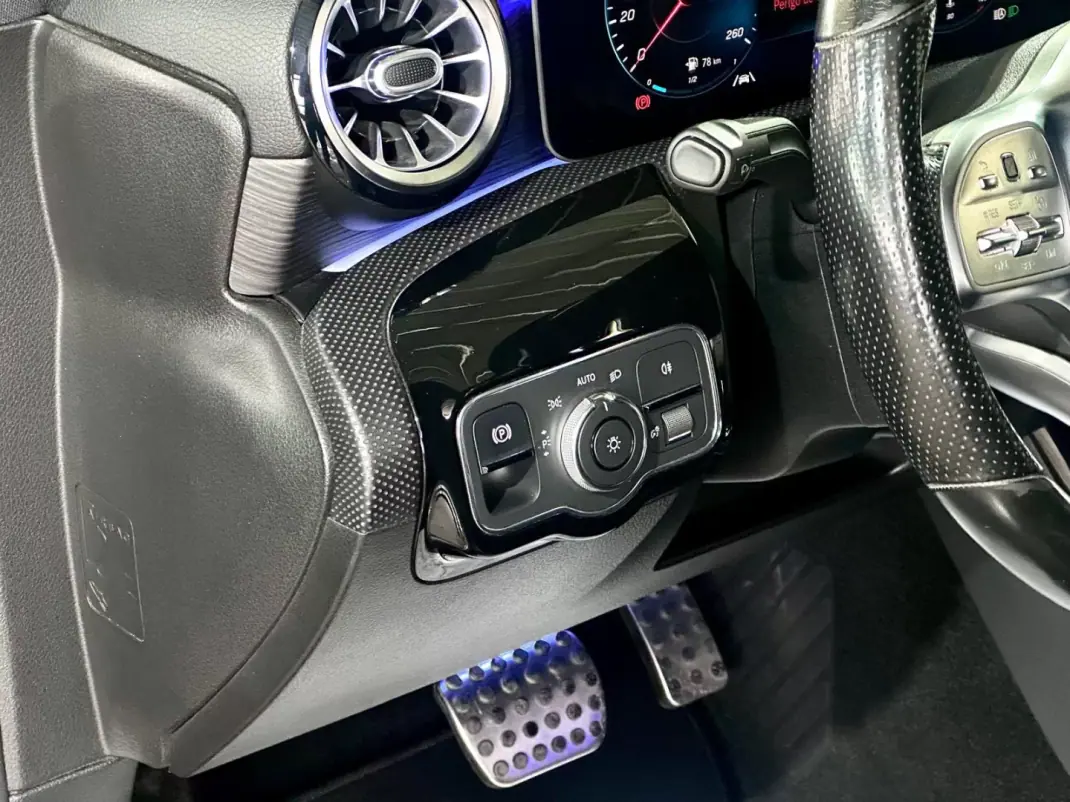 Mercedes-Benz A 180 Limousine 2019 - 24900 EUR, 210010 km - AUTO.MOTO.pt - 210010km - foto 23 de 31