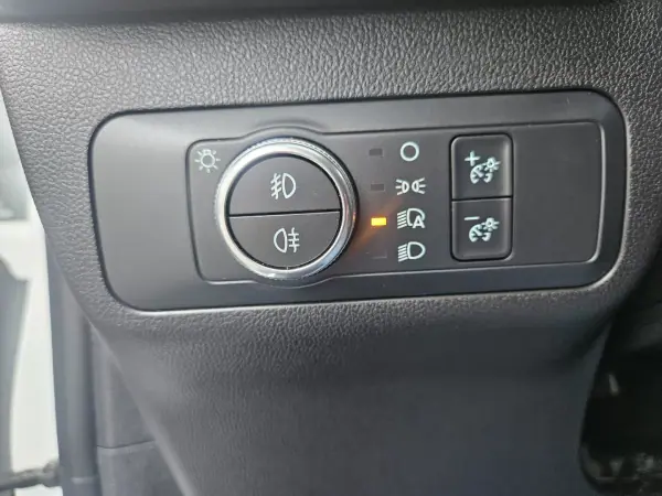 Ford Kuga 2022 - 17800 EUR, 129800 km - AUTO.MOTO.pt - 129800km - foto 27 de 49