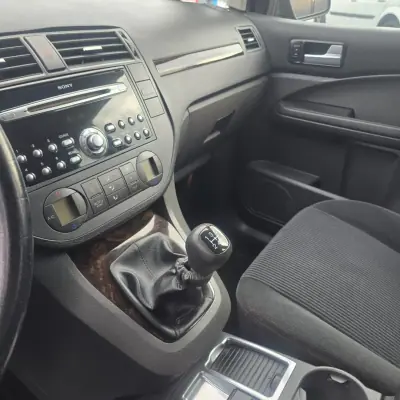 Ford C-Max 2005 - 5450 EUR, 238550 km - AUTO.MOTO.pt - 238550km - foto 13 de 17