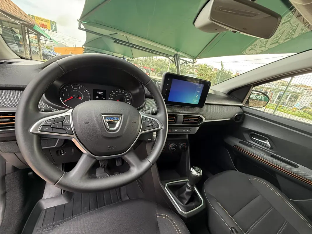 Dacia Sandero 2022 - 15600 EUR, 27510 km - AUTO.MOTO.pt - 27510km - foto 7 de 19