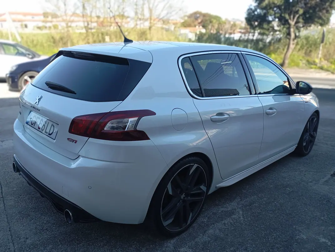 Peugeot 308 2016 - 17999 EUR, 156475 km - AUTO.MOTO.pt - 156475km - foto 2 de 15