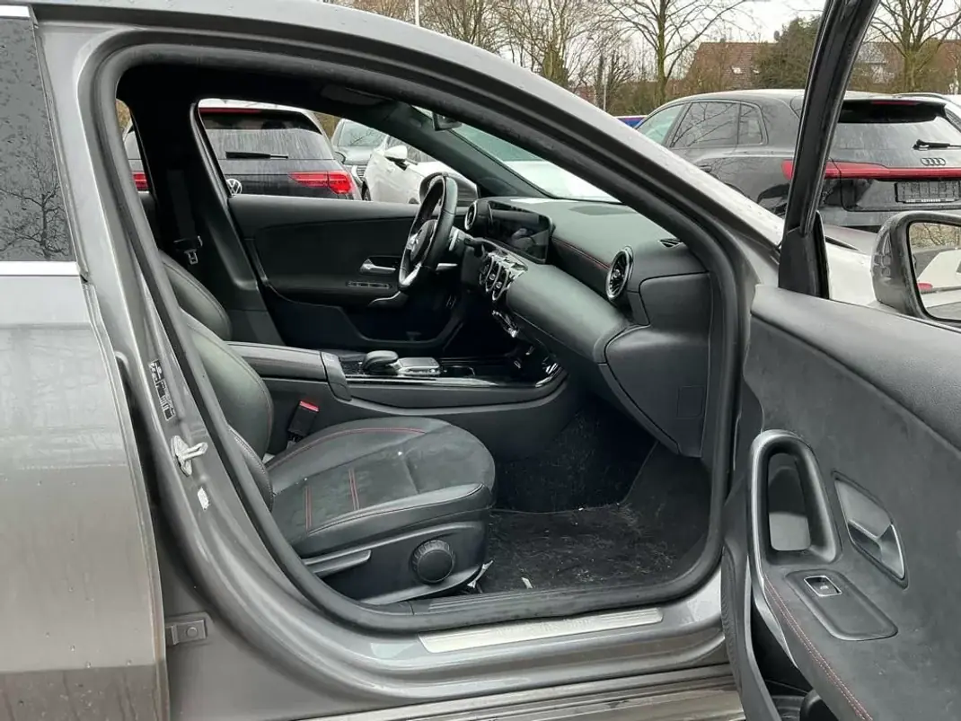 Mercedes-Benz A 250 2021 - 26790 EUR, 73975 km - AUTO.MOTO.pt - 73975km - foto 4 de 8