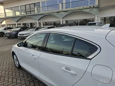 Ford Focus 2019 - 15500 EUR, 119500 km - AUTO.MOTO.pt - 119500km - foto 10 de 30