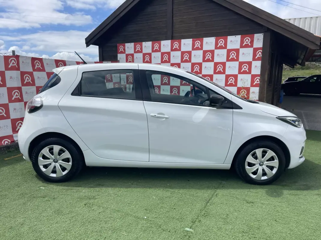 Renault Zoe 2020 - 14990 EUR, 69000 km - AUTO.MOTO.pt - 69000km - foto 2 de 23