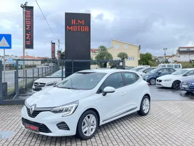 Renault Clio 2022 - 15900 EUR, 21000 km - AUTO.MOTO.pt - 21000km - foto 2 de 11