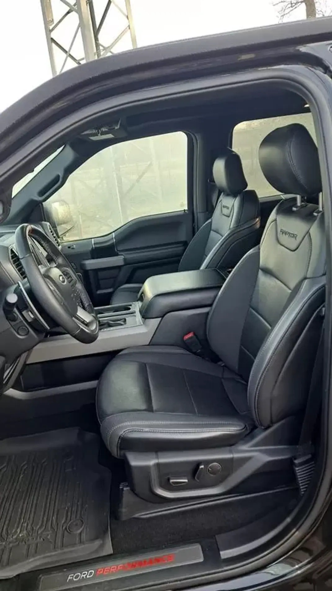Ford F-150 2019 - 83700 EUR, 92850 km - 92850km - foto 7 de 21