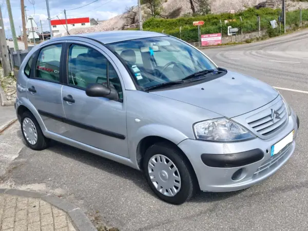 Citroën C3 2003 - 4500 EUR, 279000 km - AUTO.MOTO.pt - 279000km - foto 5 de 13