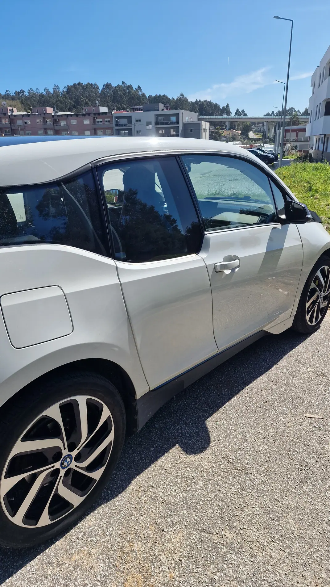 BMW i3 2017 - 19500 EUR, 151000 km - AUTO.MOTO.pt - 151000km - foto 6 de 17