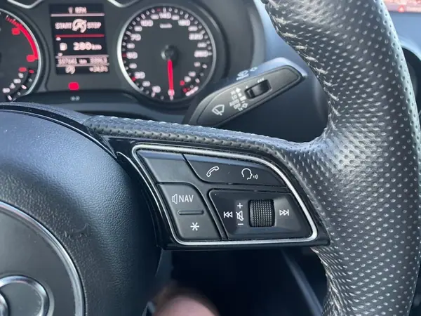 Audi A3 Limousine 2019 - 24999 EUR, 107600 km - AUTO.MOTO.pt - 107600km - foto 20 de 43