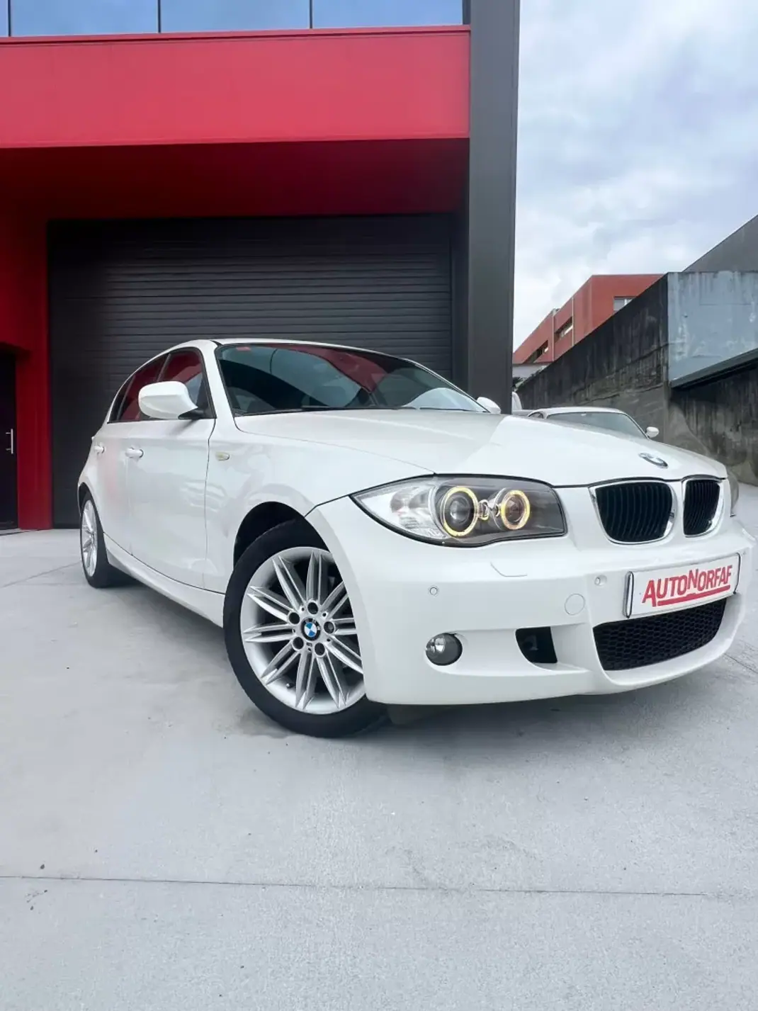 BMW 116 2011 - 14000 EUR, 184987 km - AUTO.MOTO.pt - 184987km - foto 3 de 26