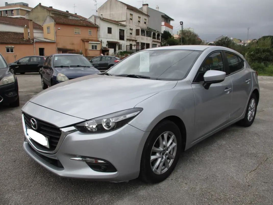 Mazda 3 2018 - 11900 EUR, 135000 km - AUTO.MOTO.pt - 135000km - foto 3 de 13