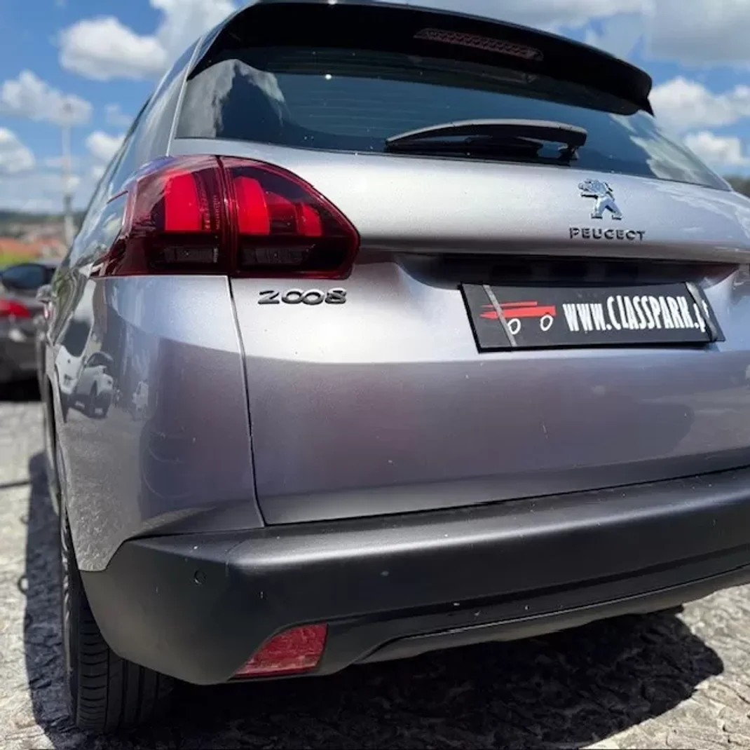 Peugeot 2008 2019 - 15900 EUR, 110000 km - AUTO.MOTO.pt - 110000km - foto 15 de 16