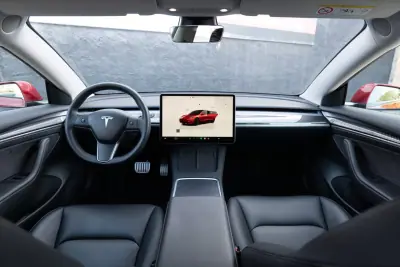 Tesla Model 3 2022 - 32900 EUR, 57000 km - AUTO.MOTO.pt - 57000km - foto 9 de 26