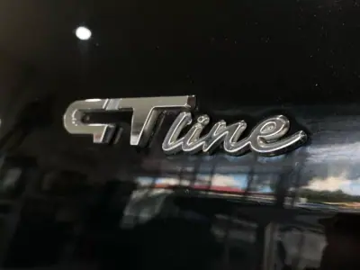 Renault Mégane Coupe 2012 - 11900 EUR, 157000 km - AUTO.MOTO.pt - 157000km - foto 5 de 17
