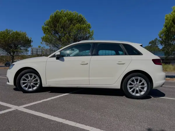 Audi A3 2014 - 11950 EUR, 213000 km - 213000km - foto 5 de 13
