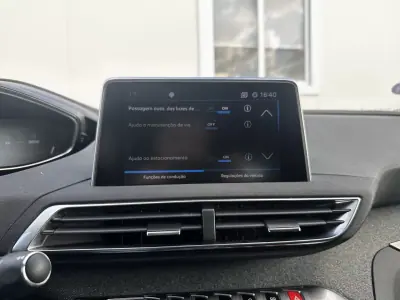 Peugeot 3008 2019 - 15990 EUR, 97900 km - AUTO.MOTO.pt - 97900km - foto 18 de 31