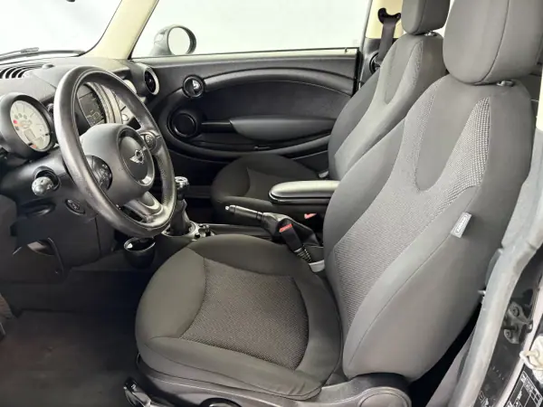 MINI Clubman 2014 - 11990 EUR, 156826 km - AUTO.MOTO.pt - 156826km - foto 10 de 15