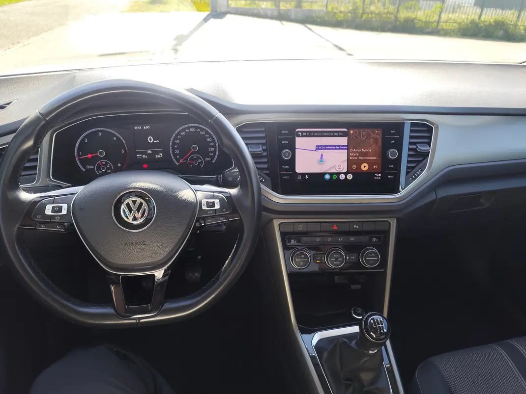 Volkswagen T-Roc 2020 - 19600 EUR, 124 km - AUTO.MOTO.pt - 124km - foto 9 de 12