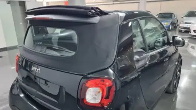Smart Fortwo Cabrio 2021 - 13990 EUR, 59000 km - AUTO.MOTO.pt - 59000km - foto 30 de 37