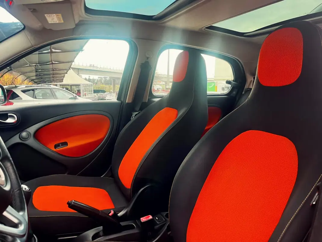 Smart ForFour 2015 - 9900 EUR, 104000 km - AUTO.MOTO.pt - 104000km - foto 9 de 16