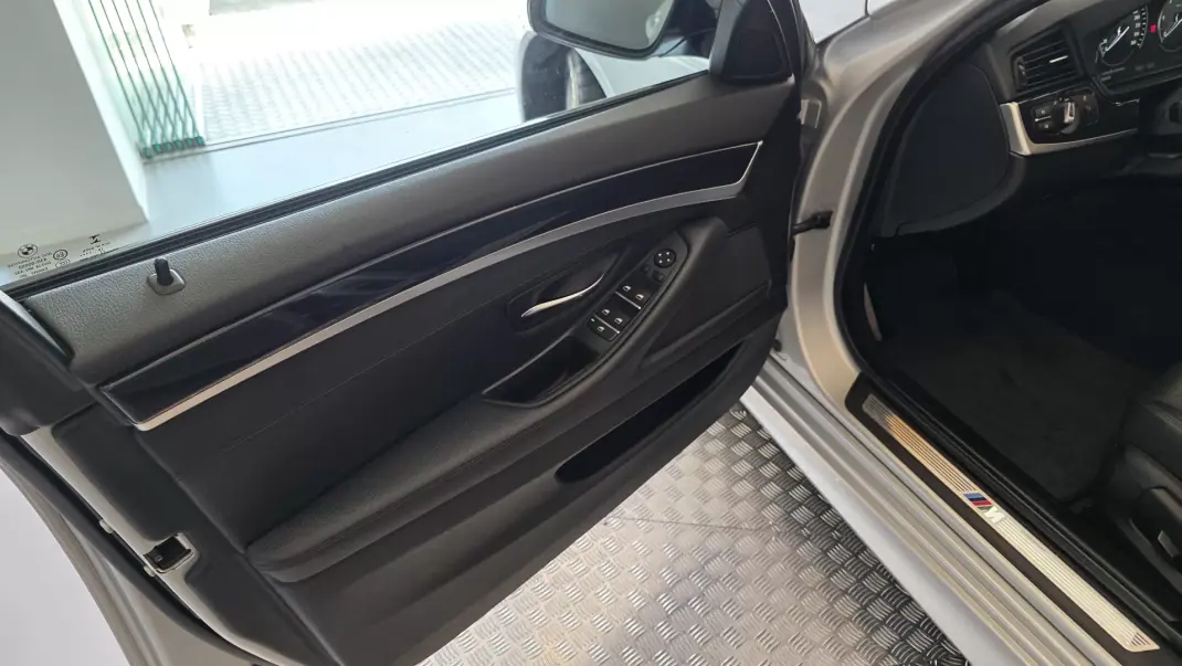 BMW 520 2017 - 20900 EUR, 173273 km - AUTO.MOTO.pt - 173273km - foto 39 de 61