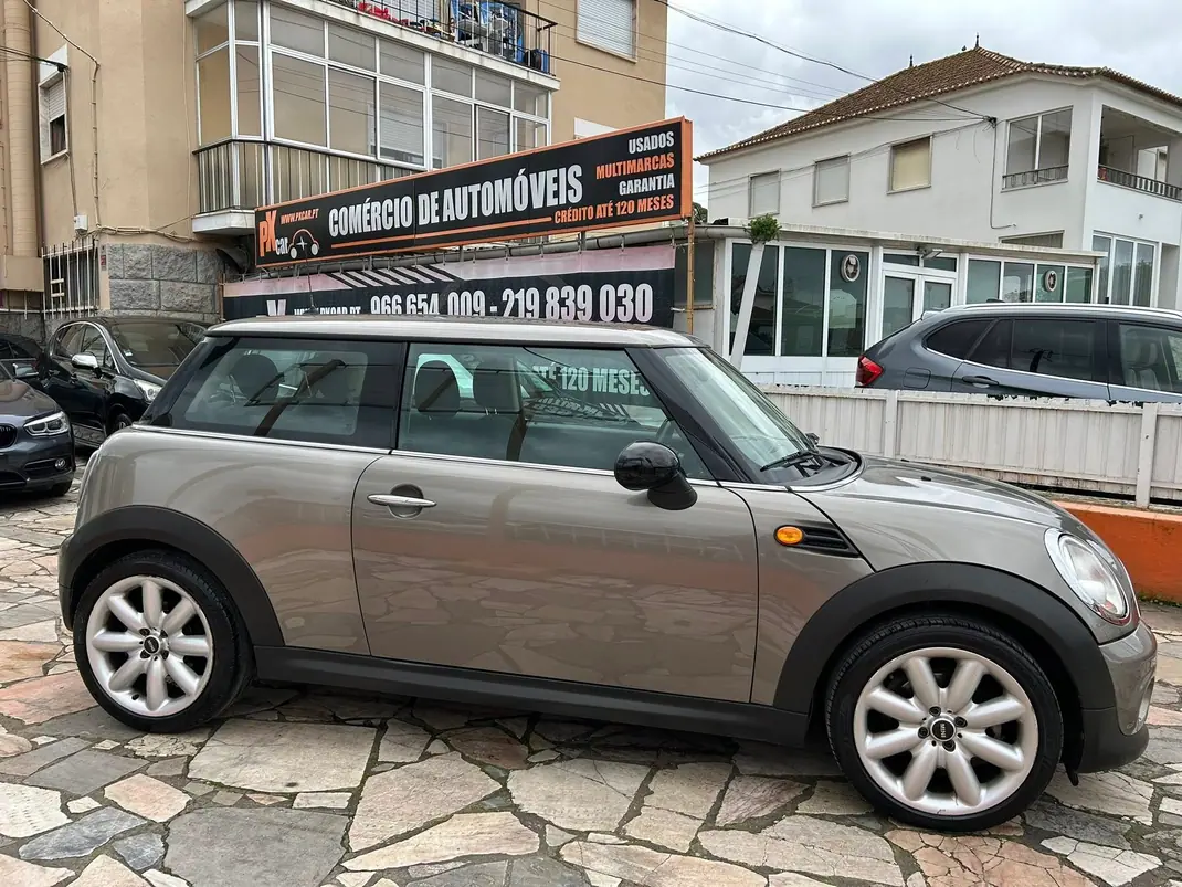 MINI One 2011 - 8700 EUR, 220000 km - AUTO.MOTO.pt - 220000km - foto 9 de 31