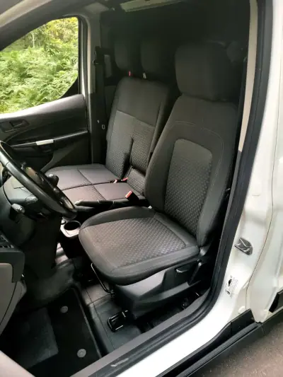 Ford Transit Connect 2021 - 11990 EUR, 146000 km - AUTO.MOTO.pt - 146000km - foto 17 de 18