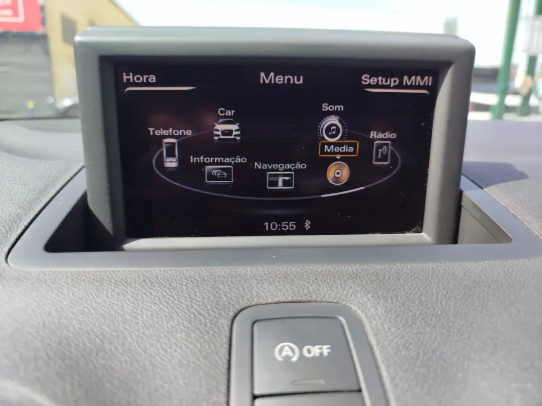 Audi A1 Sportback 2013 - 13750 EUR, 119213 km - 119213km - foto 5 de 18