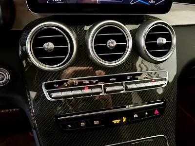 Mercedes-Benz GLC 220 2019 - 36450 EUR, 179000 km - AUTO.MOTO.pt - 179000km - foto 24 de 36