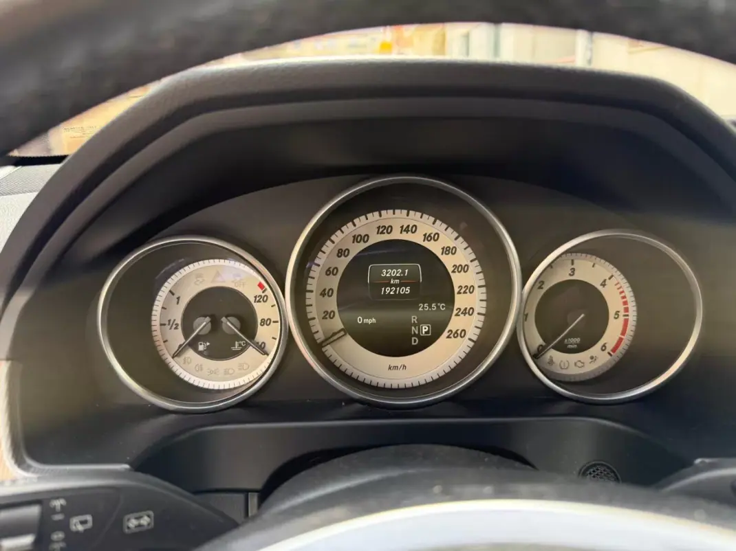 Mercedes-Benz E 250 2016 - 23000 EUR, 192000 km - AUTO.MOTO.pt - 192000km - foto 15 de 15