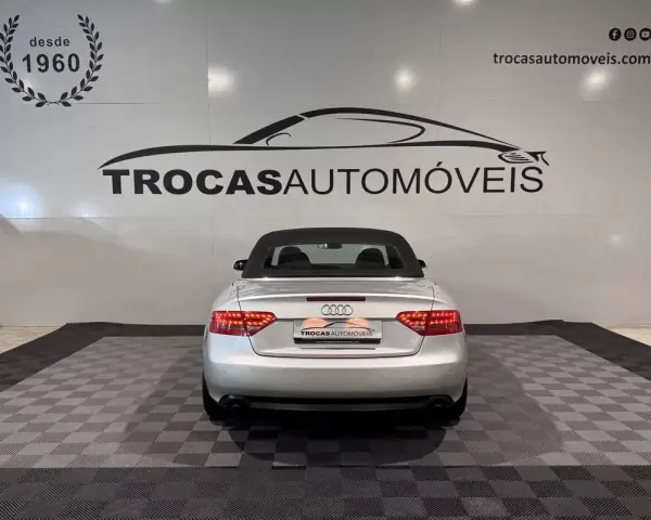 Audi A5 Cabrio 2009 - 15900 EUR, 186000 km - AUTO.MOTO.pt - 186000km - foto 34 de 45