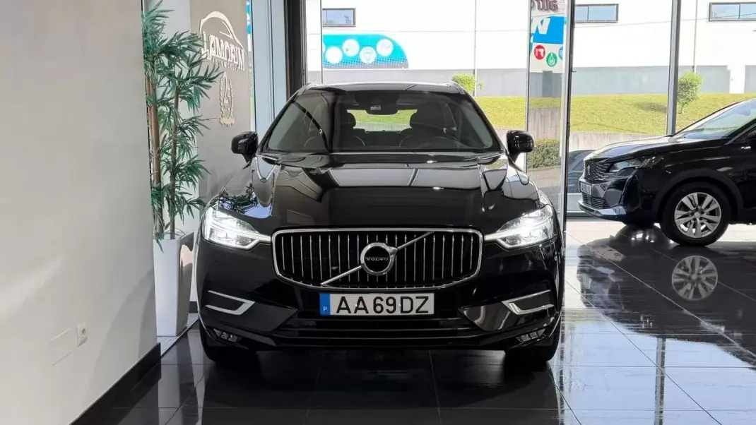 Volvo XC 60 2020 - 34999 EUR, 59321 km - AUTO.MOTO.pt - 59321km - foto 2 de 38