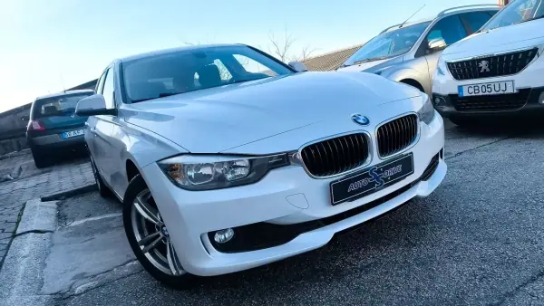 BMW 318 2015 - 12900 EUR, 195000 km - AUTO.MOTO.pt - 195000km - foto 18 de 20
