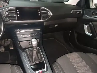 Peugeot 308 SW 2018 - 8990 EUR, 134000 km - 134000km - foto 13 de 26
