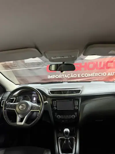 Nissan Qashqai 2018 - 14900 EUR, 136000 km - AUTO.MOTO.pt - 136000km - foto 6 de 9