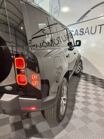 Land Rover Defender 2020 - 89900 EUR, 121000 km - 121000km - foto 53 de 60