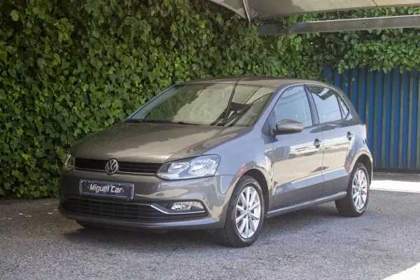 Volkswagen Polo 2015 - 10500 EUR, 123600 km - AUTO.MOTO.pt - 123600km - foto 3 de 16
