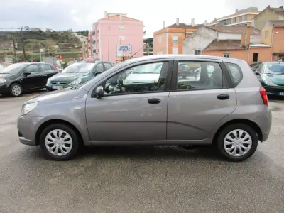 Chevrolet Aveo 2010 - 4900 EUR, 166000 km - AUTO.MOTO.pt - 166000km - foto 5 de 11